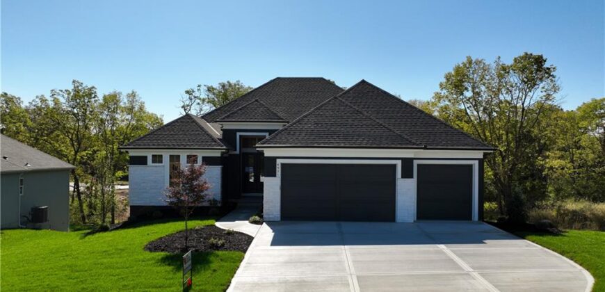 4921 NW 70th Terrace, Kansas City, MO 64151