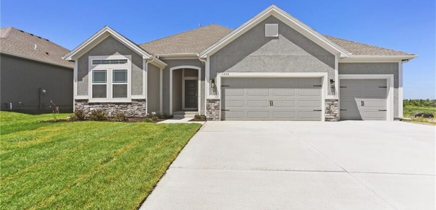 11420 N Auburndale Circle, Kansas City, MO 64157