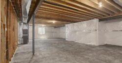 11420 N Auburndale Circle, Kansas City, MO 64157