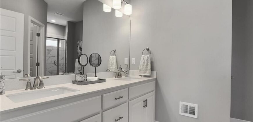 11420 N Auburndale Circle, Kansas City, MO 64157