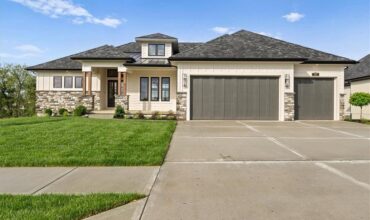 8732 N Lewis Avenue, Kansas City, MO 64157