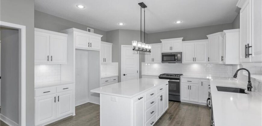 11031 N Bristol Avenue, Kansas City, MO 64156