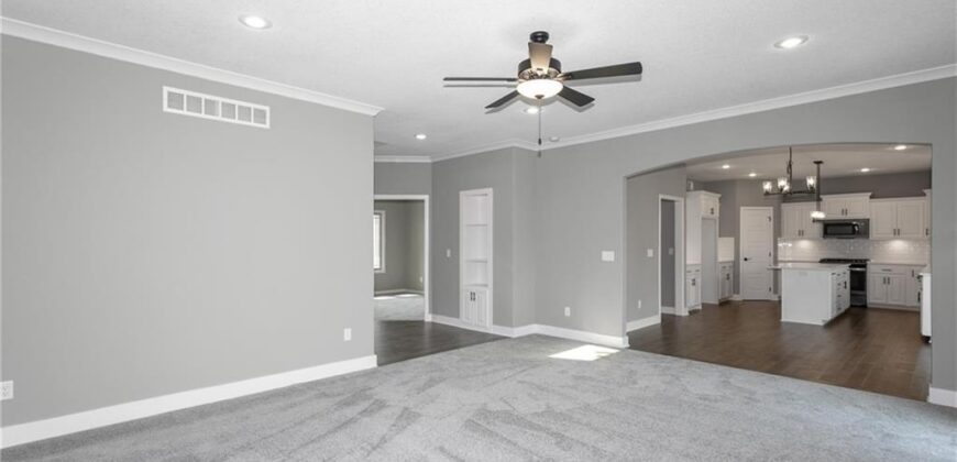 11031 N Bristol Avenue, Kansas City, MO 64156
