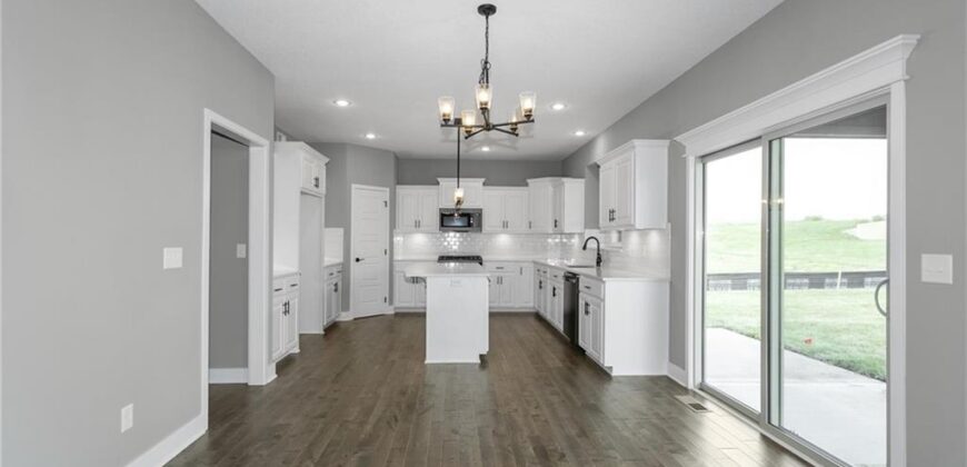 11031 N Bristol Avenue, Kansas City, MO 64156