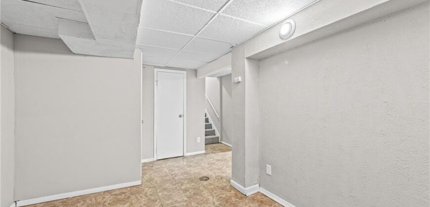 8212 NE 51st Street, Kansas City, MO 64119