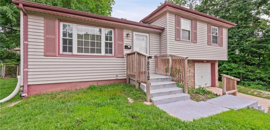 8212 NE 51st Street, Kansas City, MO 64119