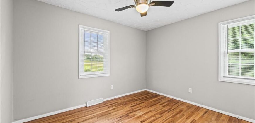 8212 NE 51st Street, Kansas City, MO 64119