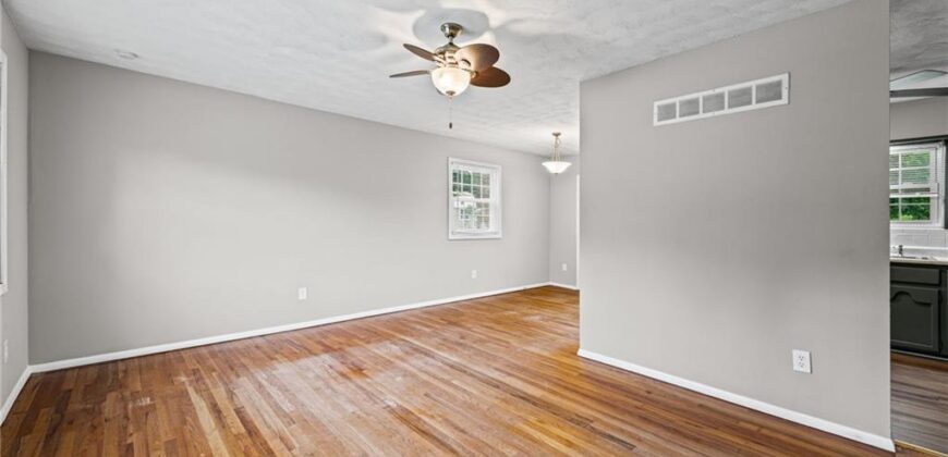 8212 NE 51st Street, Kansas City, MO 64119