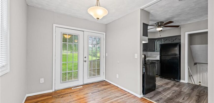 8212 NE 51st Street, Kansas City, MO 64119