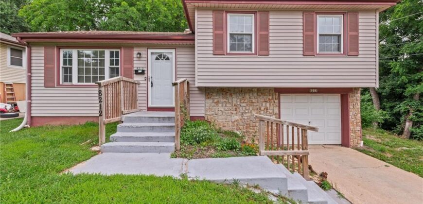8212 NE 51st Street, Kansas City, MO 64119