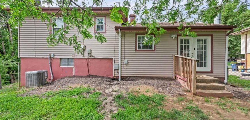 8212 NE 51st Street, Kansas City, MO 64119