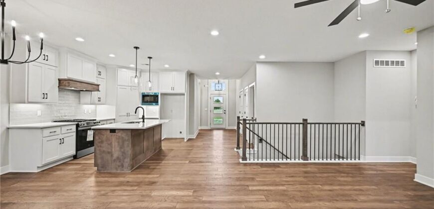 696 Salem Road, Lawson, MO 64062