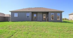 8911 N Monroe Avenue, Kansas City, MO 64156