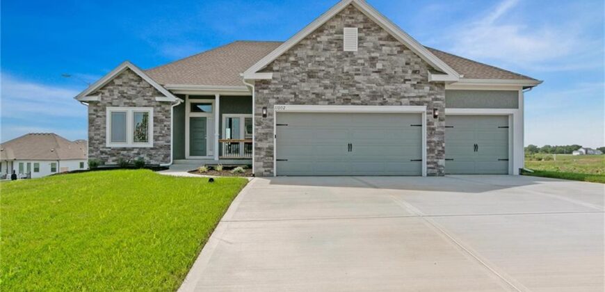 9014 N Monroe Avenue, Kansas City, MO 64156