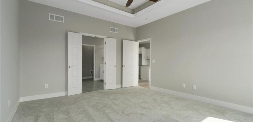 9014 N Monroe Avenue, Kansas City, MO 64156