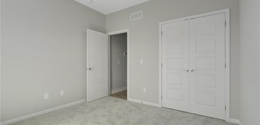 9014 N Monroe Avenue, Kansas City, MO 64156