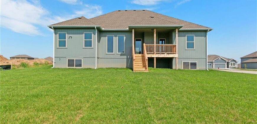 9014 N Monroe Avenue, Kansas City, MO 64156