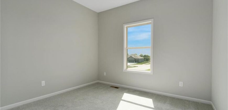 9014 N Monroe Avenue, Kansas City, MO 64156