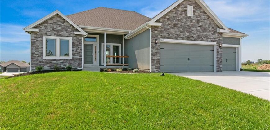 9014 N Monroe Avenue, Kansas City, MO 64156