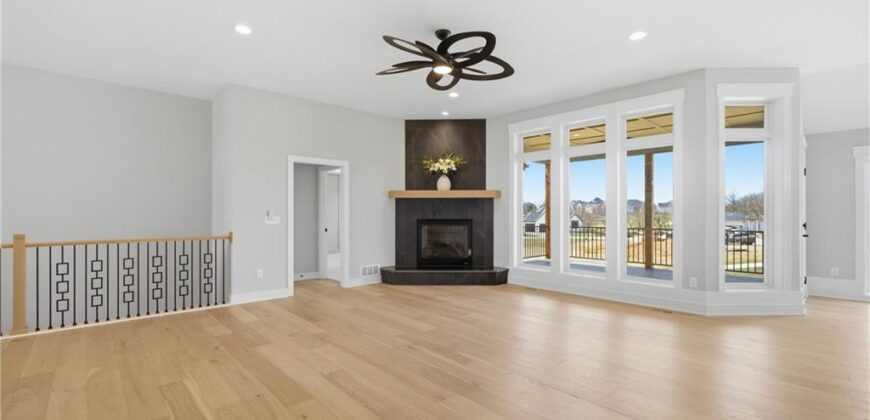 8734 N FARLEY Avenue, Kansas City, MO 64157