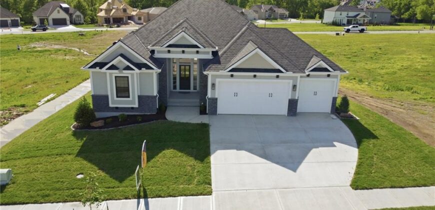8734 N FARLEY Avenue, Kansas City, MO 64157