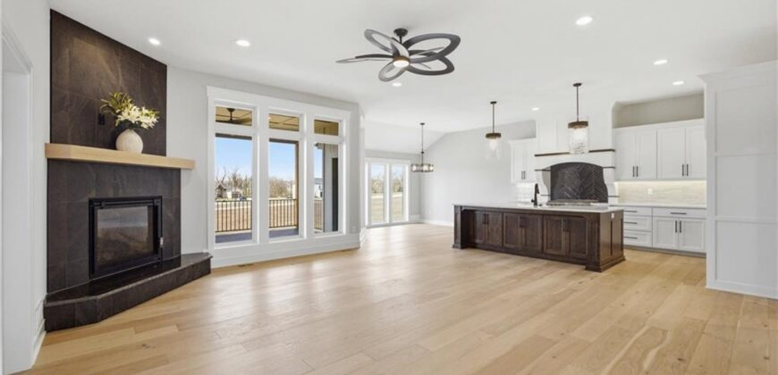 8734 N FARLEY Avenue, Kansas City, MO 64157