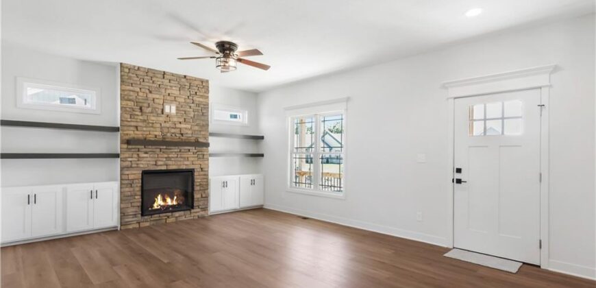 2021 Riverstone Drive, Excelsior Springs, MO 64024