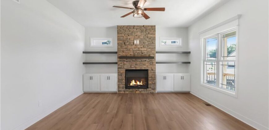 2021 Riverstone Drive, Excelsior Springs, MO 64024