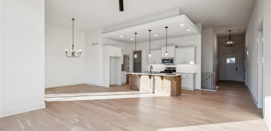 2153 Black Walnut Drive, Liberty, MO 64068