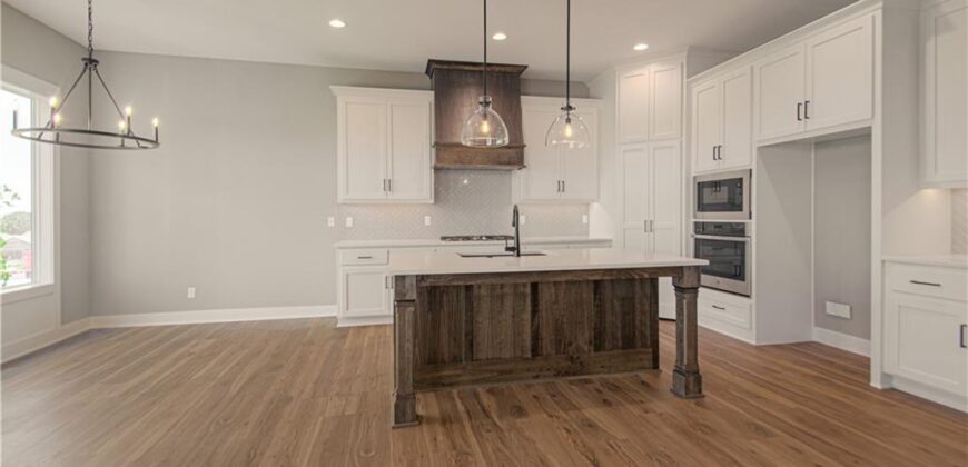 4935 NW Martin Street, Riverside, MO 64150