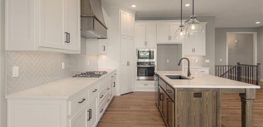 4935 NW Martin Street, Riverside, MO 64150