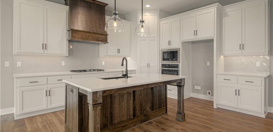 4935 NW Martin Street, Riverside, MO 64150