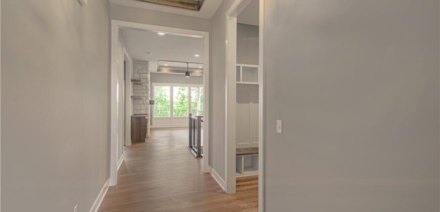 4935 NW Martin Street, Riverside, MO 64150