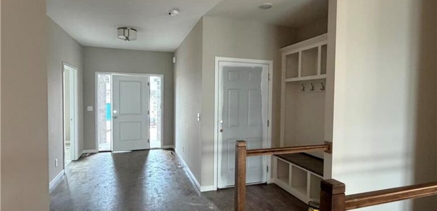 2121 Greenfield Point, Kearney, MO 64060