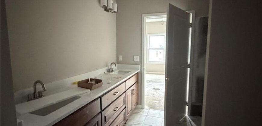 2121 Greenfield Point, Kearney, MO 64060
