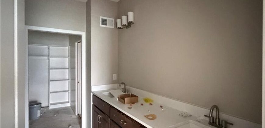 2121 Greenfield Point, Kearney, MO 64060