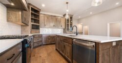 10101 N Oakland Avenue, Kansas City, MO 64157