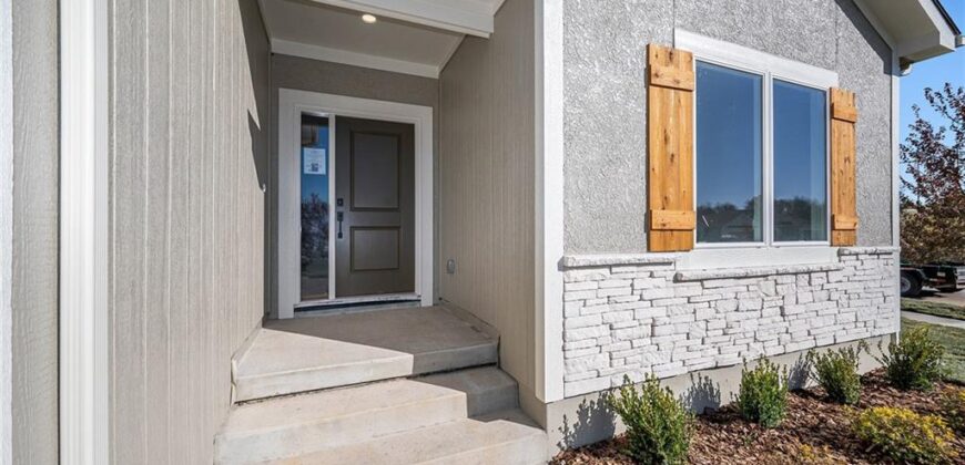 10101 N Oakland Avenue, Kansas City, MO 64157
