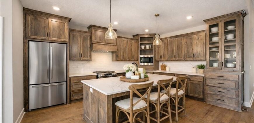 10101 N Oakland Avenue, Kansas City, MO 64157
