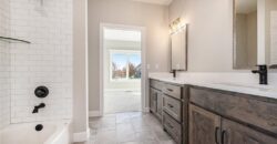 10101 N Oakland Avenue, Kansas City, MO 64157