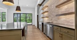 7260 NW Pampas Lane, Parkville, MO 64152