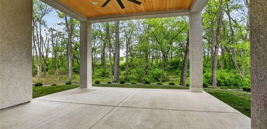 7260 NW Pampas Lane, Parkville, MO 64152