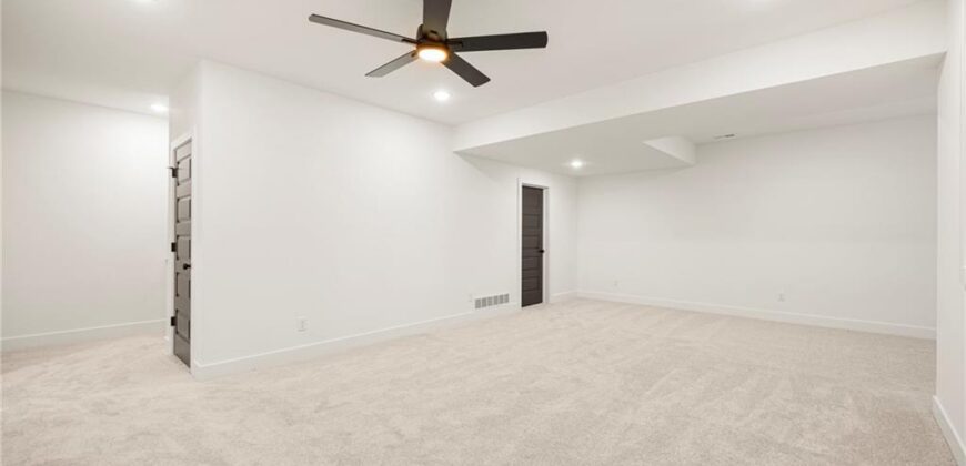 4214 NW 77th Terrace, Kansas City, MO 64151