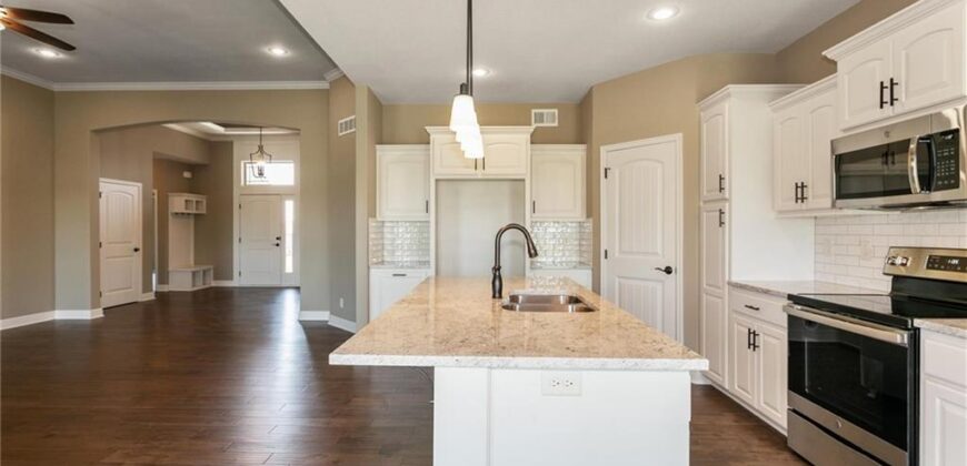 8912 N Monroe Avenue, Kansas City, MO 64156