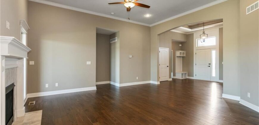 8912 N Monroe Avenue, Kansas City, MO 64156
