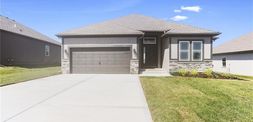 11464 N Auburndale Circle, Kansas City, MO 64157
