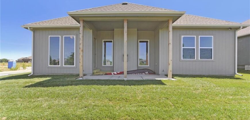 11464 N Auburndale Circle, Kansas City, MO 64157
