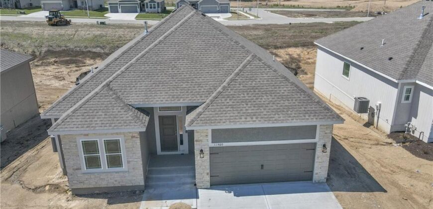 11460 N Auburndale Circle, Kansas City, MO 64157