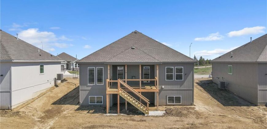 11460 N Auburndale Circle, Kansas City, MO 64157