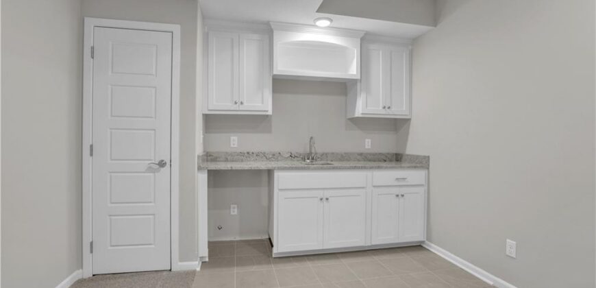 11460 N Auburndale Circle, Kansas City, MO 64157
